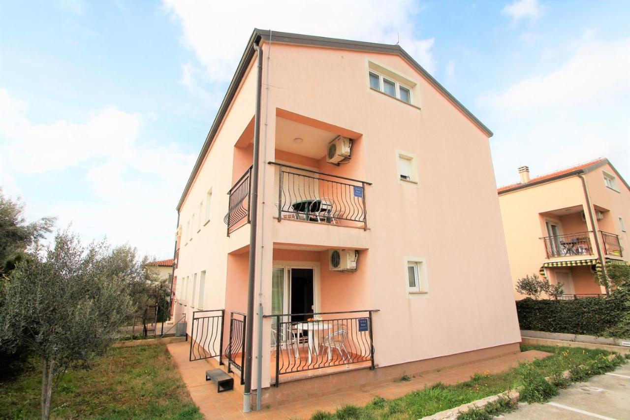 Apartment Mendikovic Porec Ngoại thất bức ảnh